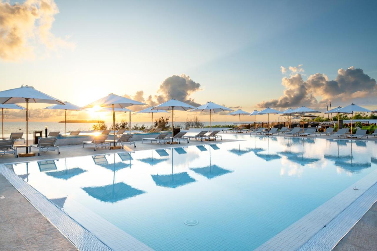 The Mora Zanzibar Hotel Matemwe  Eksteriør billede The Beach Club at Atlantis Paradise Island